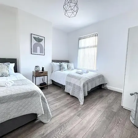 Stunning In - Free Wifi & Parking - Close To Racecourse & Centre Apartment York
