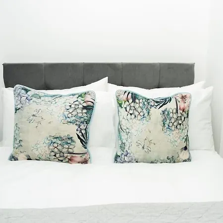 Apartamento Stunning In - Free Wifi & Parking - Close To Racecourse & Centre *