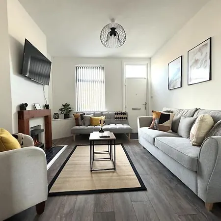 Stunning In - Free Wifi & Parking - Close To Racecourse & Centre
