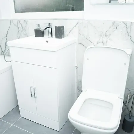 Stunning In - Free Wifi & Parking - Close To Racecourse & Centre 요크